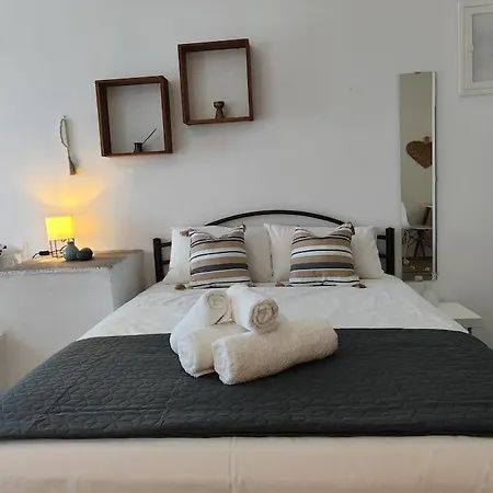 Liotrivi Blue 1 Kythnos