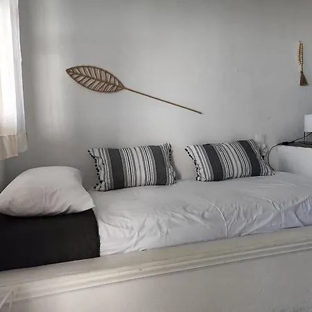 Liotrivi Blue 1 Kythnos